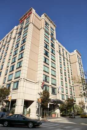 Whether you're in town to soak up some history or perhaps attend a business function, you'll find this Philadelphia hotel is the perfect place to ring in a good time.
