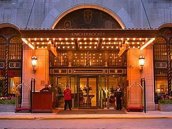 Centrally located in downtown Chicago, this 4-star hotel is only one block from designer shopping on the Magnificent Mile.