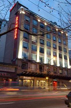 Situated in the entertainment district, this hotel is less than 1 km from Queen Elizabeth Theatre. It features an on-site bar.